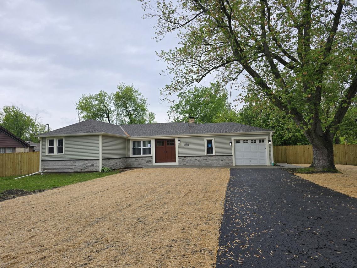 2524 Gray Ct., Waukegan, IL 60085