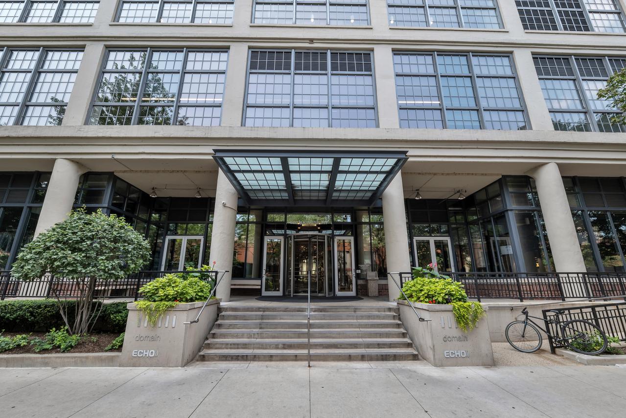 900 N Kingsbury St. #830, Chicago, IL 60610