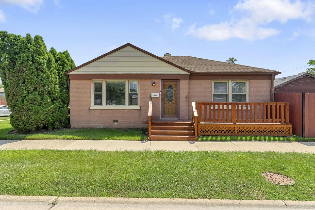 1654 N 14th Ave., Melrose Park, IL 60160