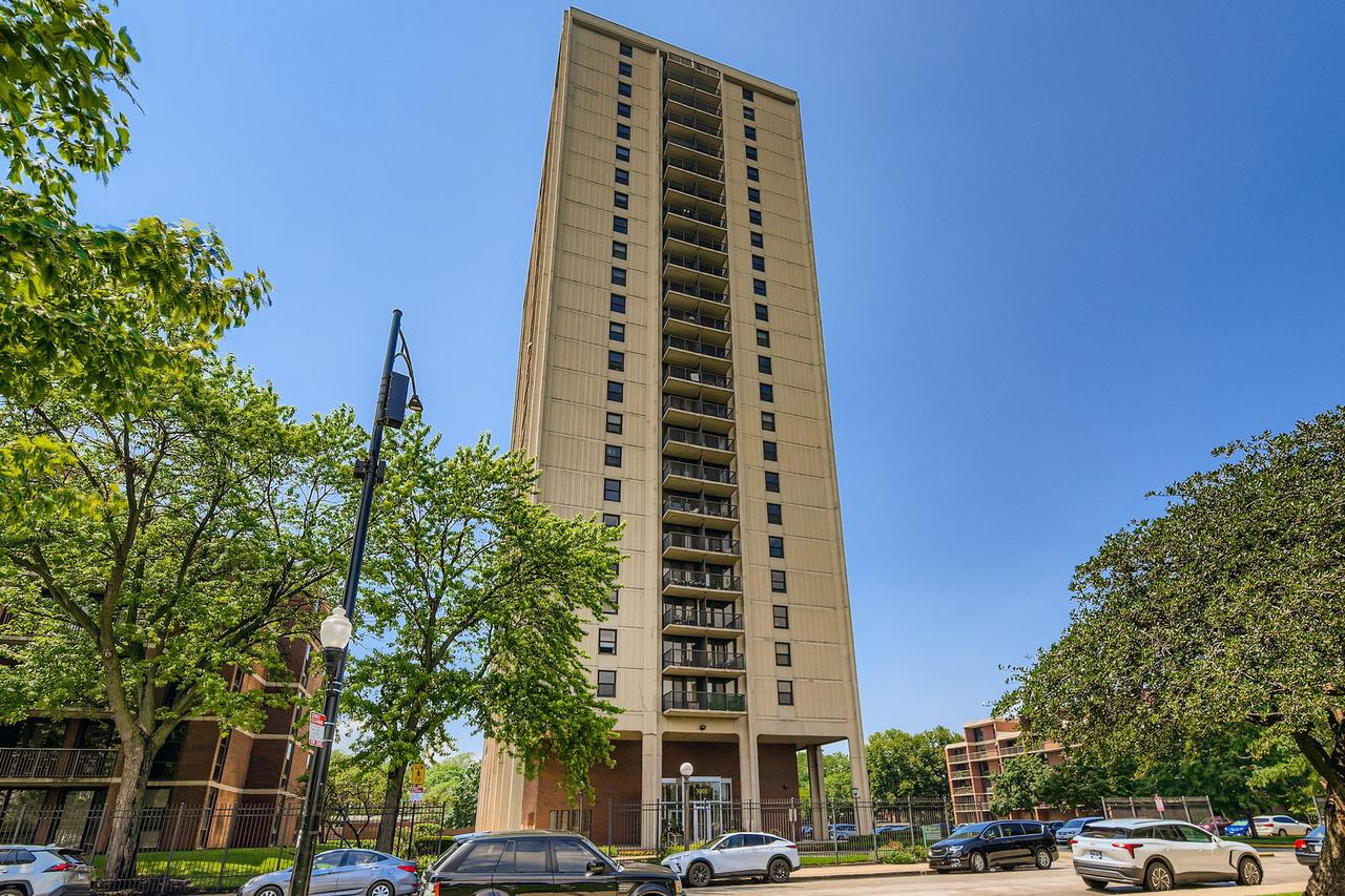 3001 S Michigan Ave. #1305, Chicago, IL 60616