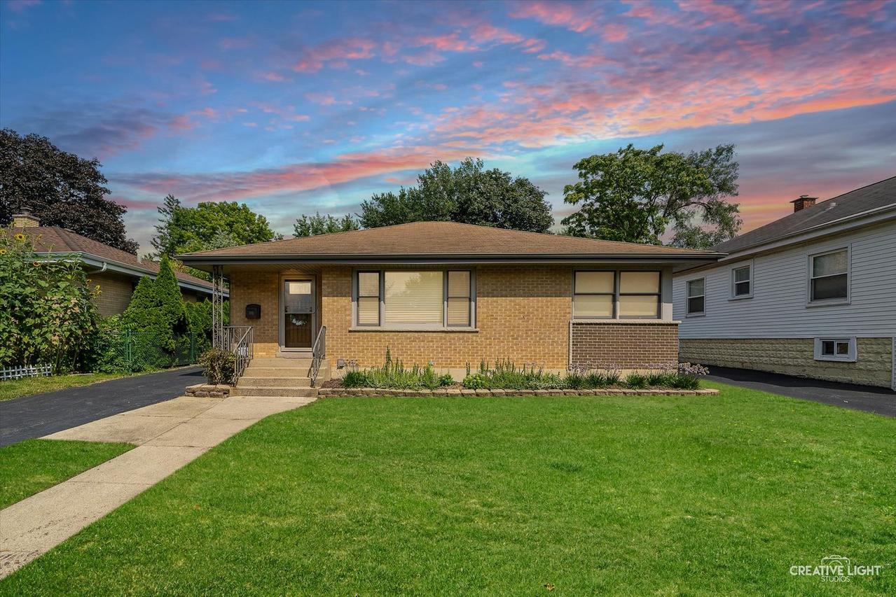 303 N Ardmore Ave., Villa Park, IL 60181
