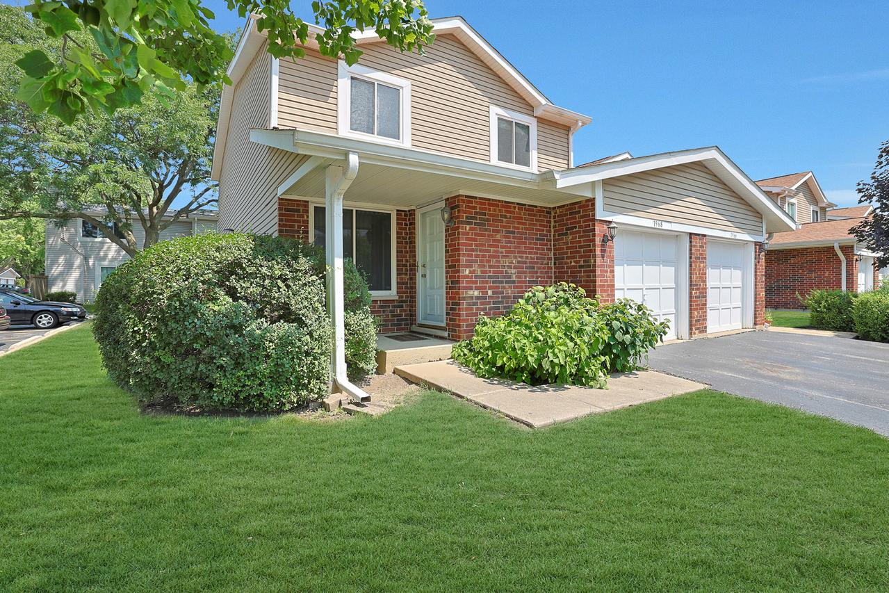 1968 N Jamestown Dr., Palatine, IL 60074