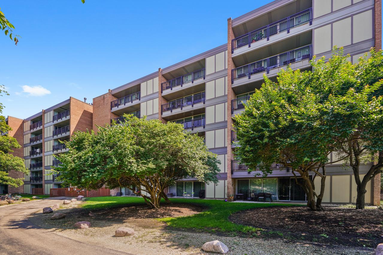 6000 Oakwood Dr. #3G, Lisle, IL 60532