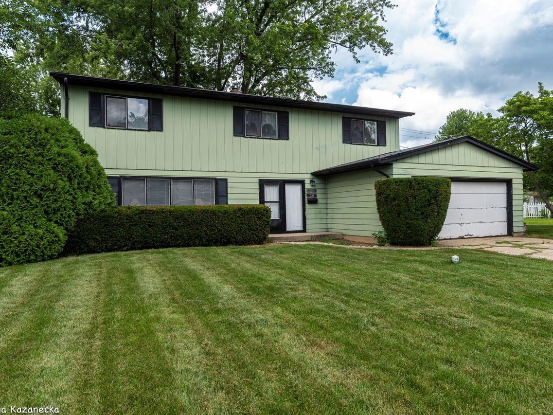 18350 W Linda Ln., Gurnee, IL 60031