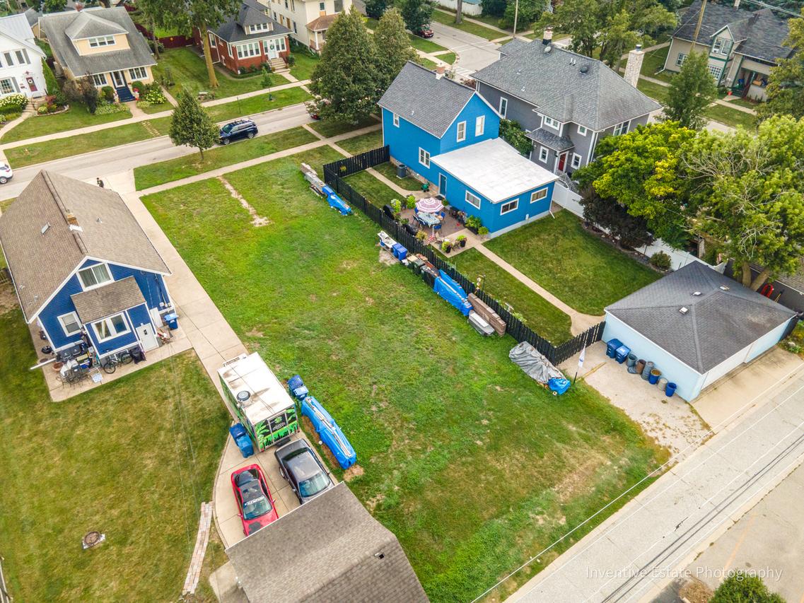1524 Oakwood Ave., Des Plaines, IL 60016
