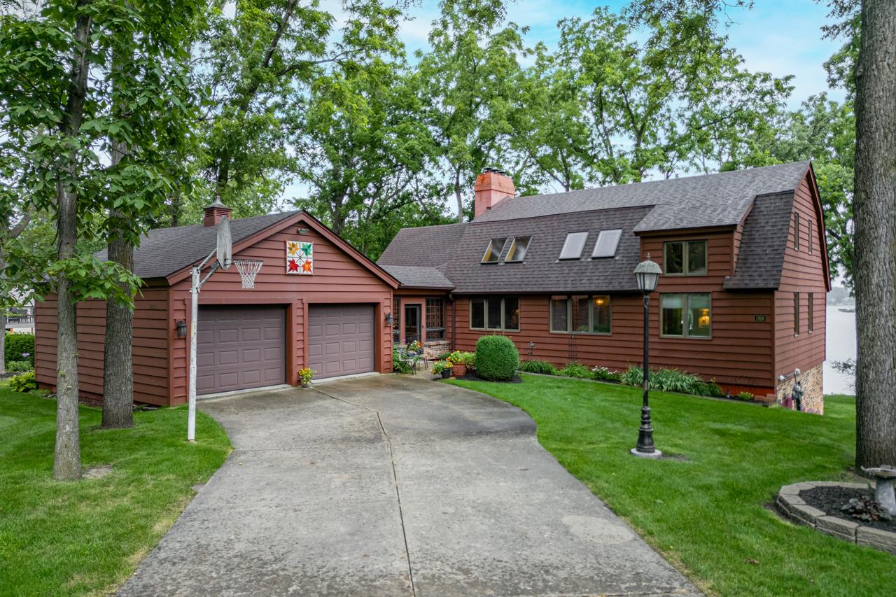 1926 Dawn Point, Lake Summerset, IL 61019