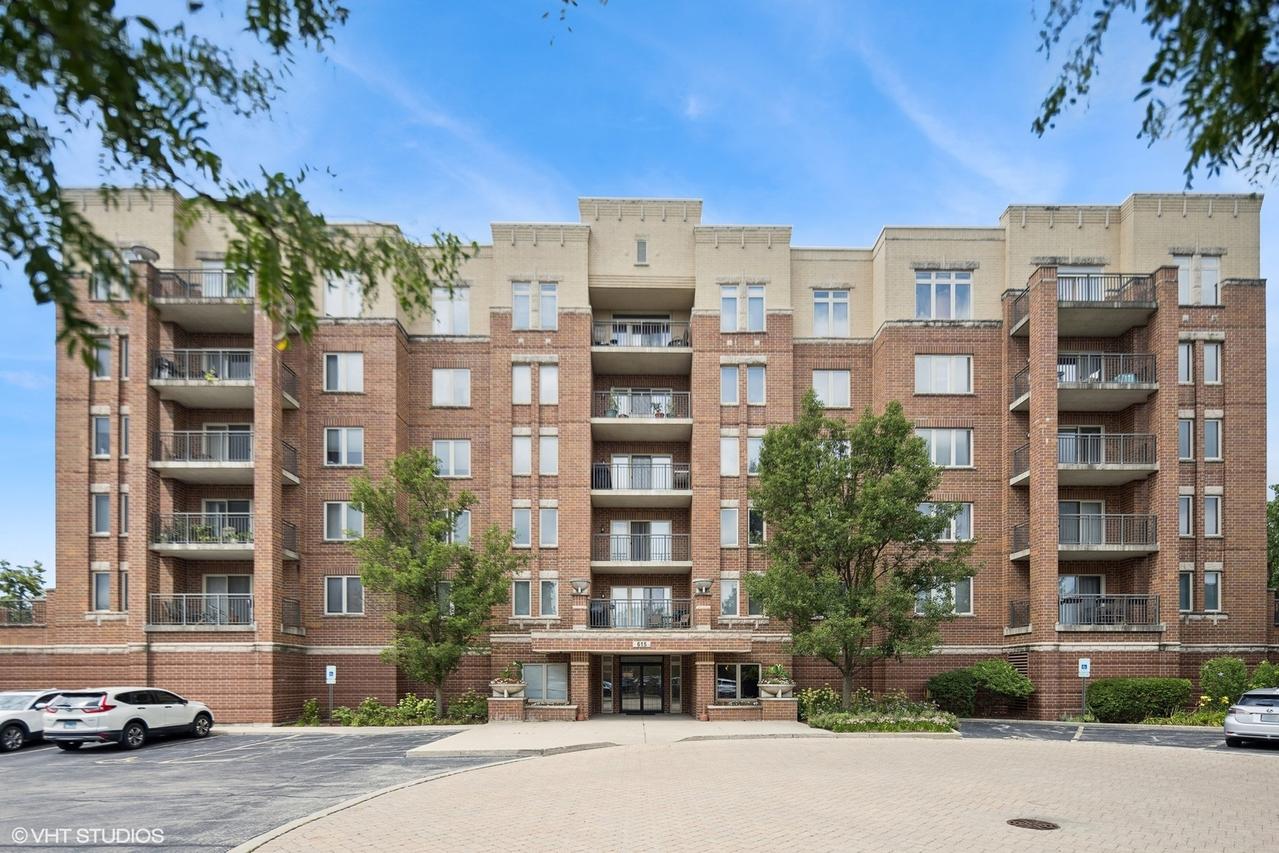 615 Perrie Dr. #407, Elk Grove Village, IL 60007