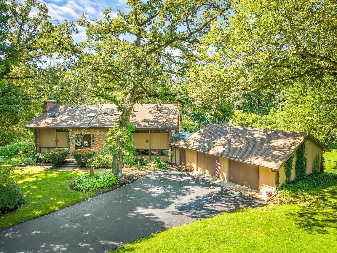 16540 Grove Creek Cir., Pecatonica, IL 61063