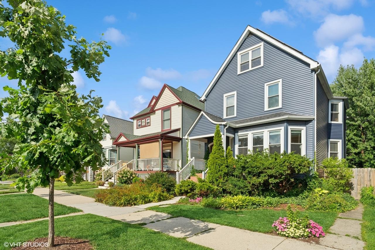 4329 N Avers Ave., Chicago, IL 60618