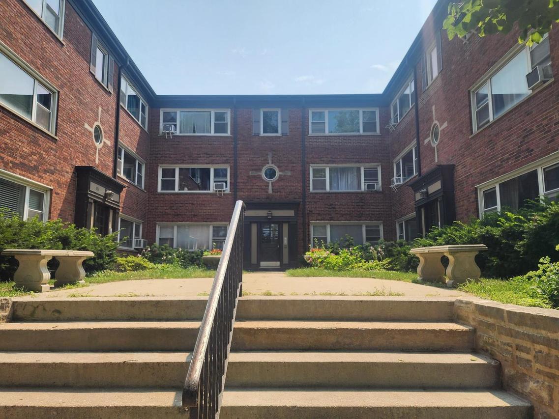1318 Central St. #1N, Evanston, IL 60201