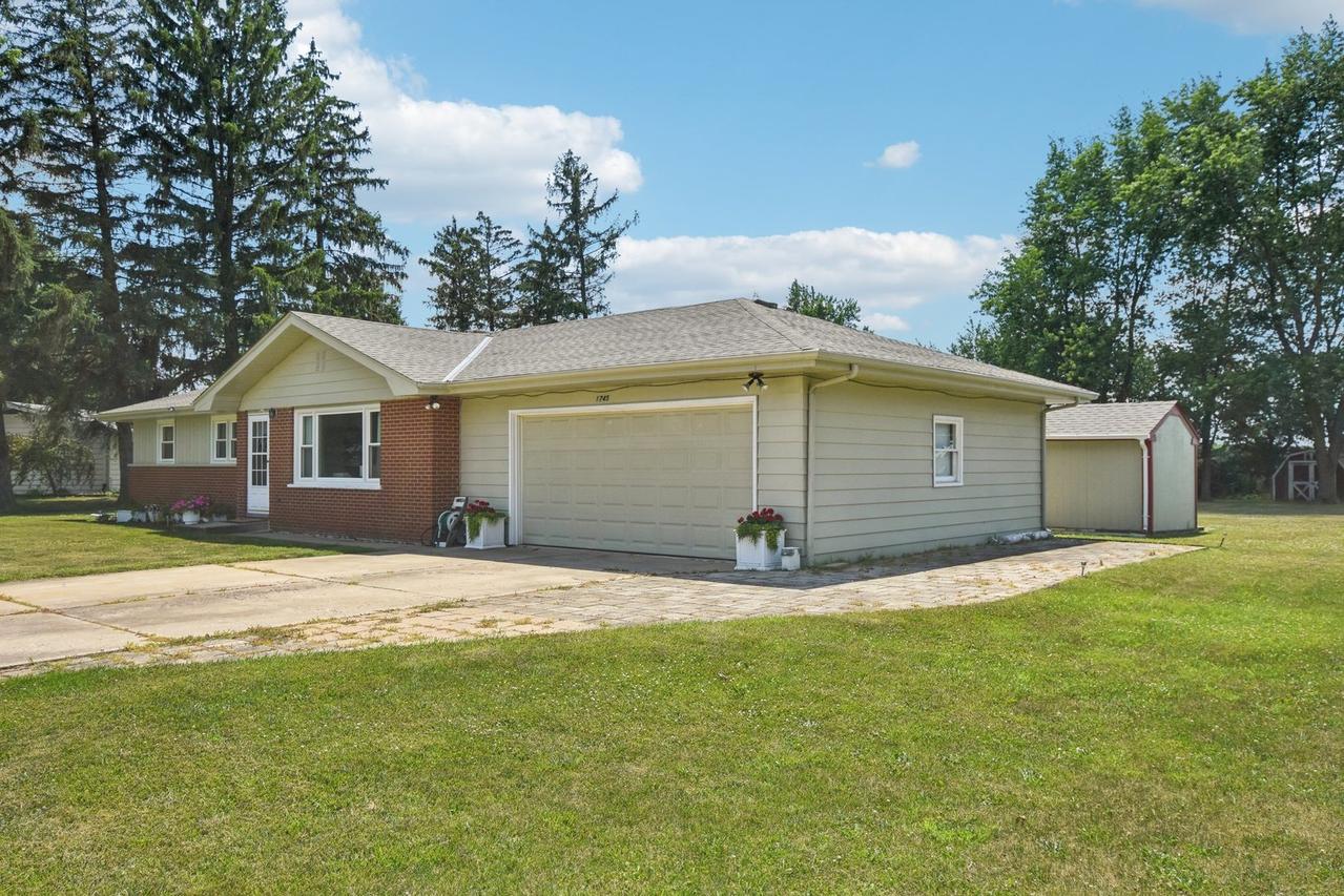 1745 Lyndale Rd., Aurora, IL 60506