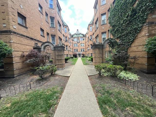 854 Washington Blvd. #3, Oak Park, IL 60302