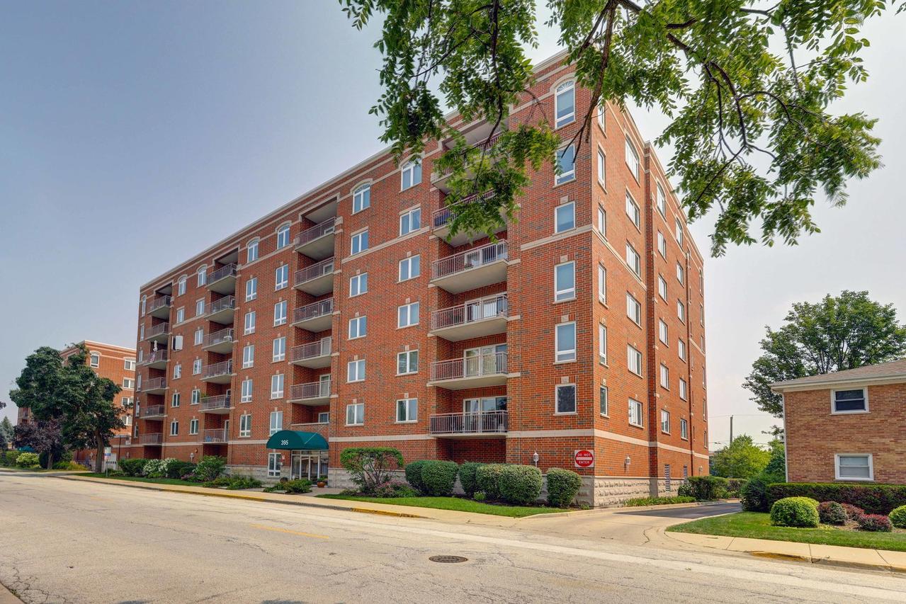 395 Graceland Ave. #701, Des Plaines, IL 60016