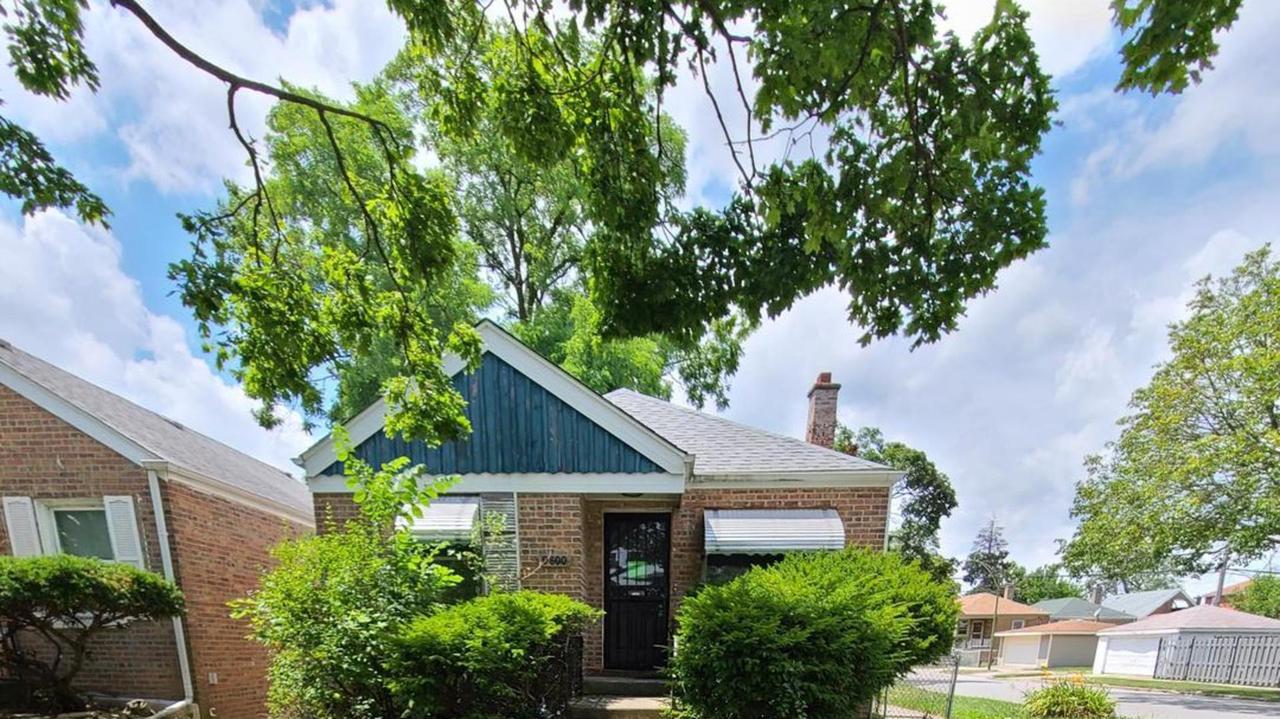 9800 S Drexel Ave., Chicago, IL 60628