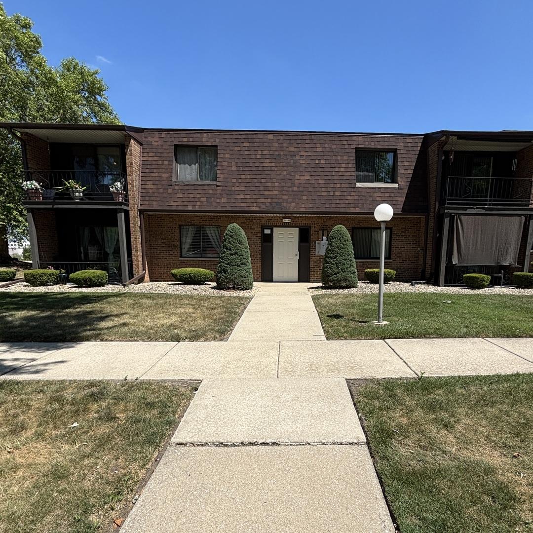 22449 Pleasant Dr. #11, Richton Park, IL 60471