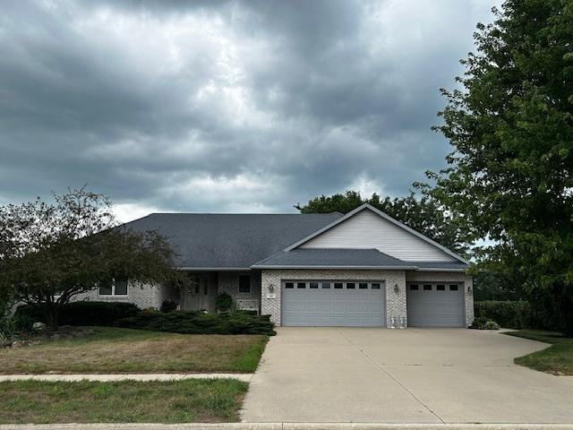 310 Fairway Dr., Essex, IL 60935