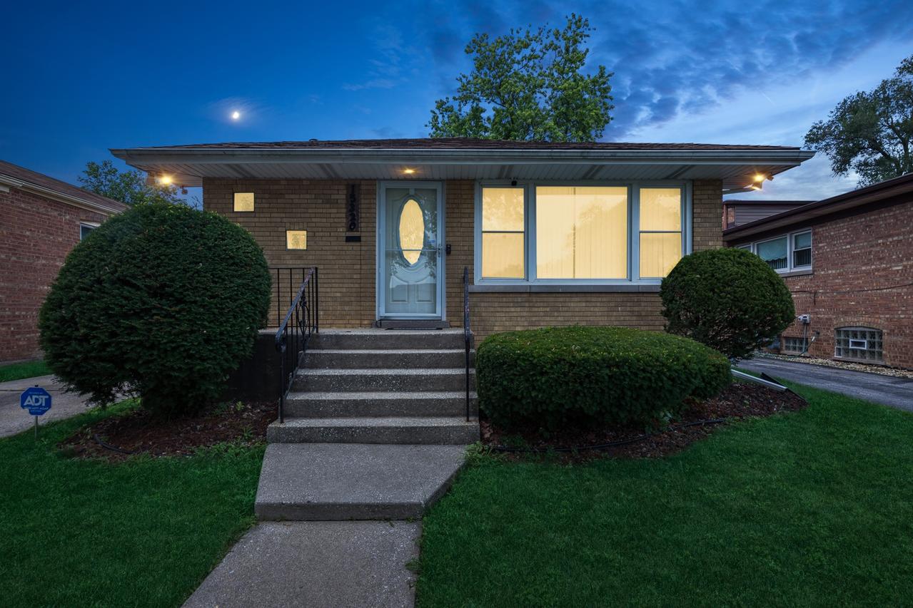 15320 Evers St., Dolton, IL 60419