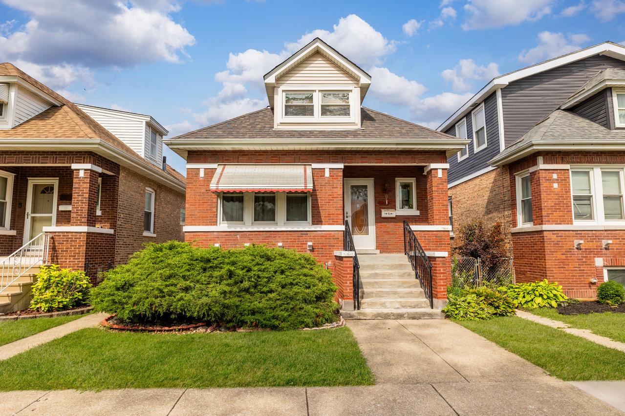 2438 Grove Ave., Berwyn, IL 60402