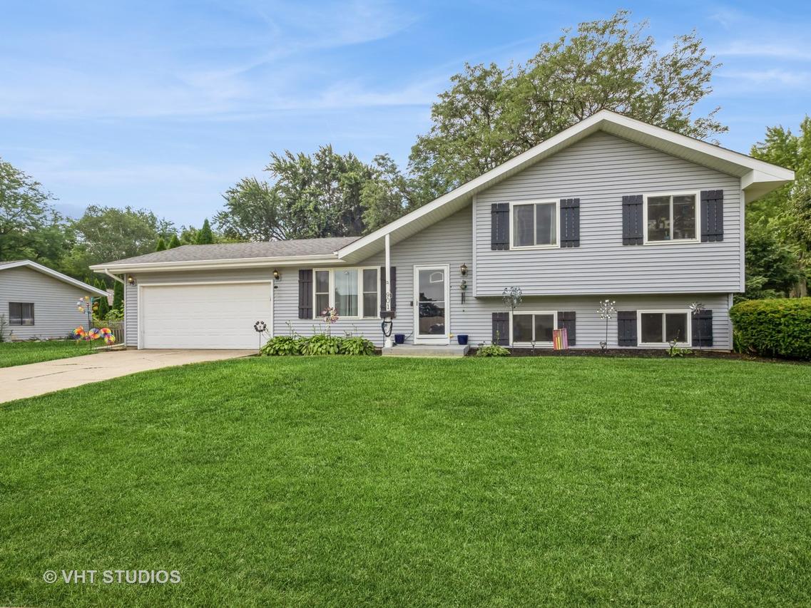 901 Aberdeen Dr., Crystal Lake, IL 60014