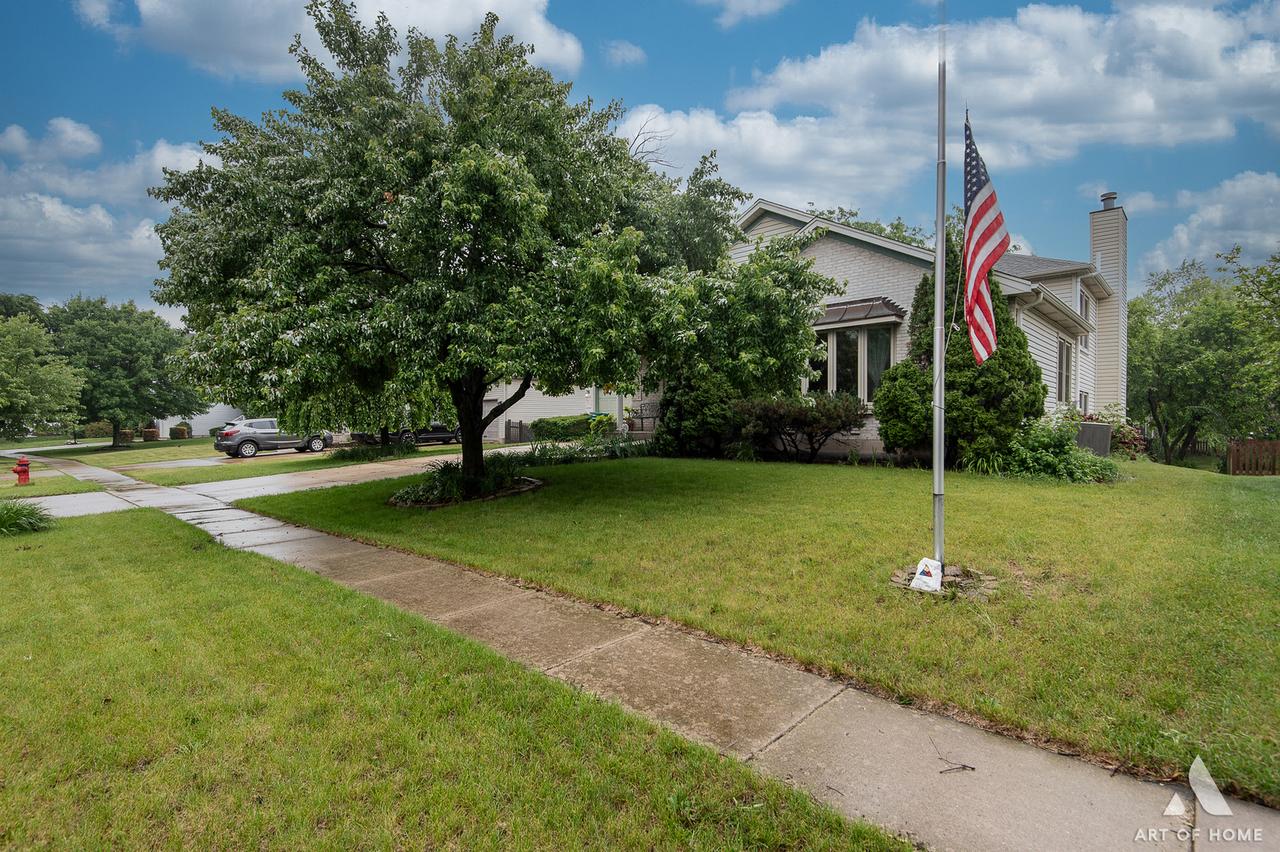 1710 Chestnut Hill Rd., Plainfield, IL 60586