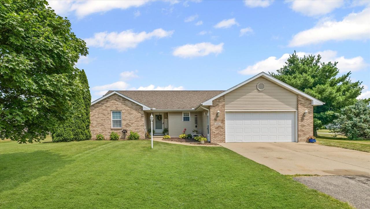104 Wilsey Ln., Sidney, IL 61877