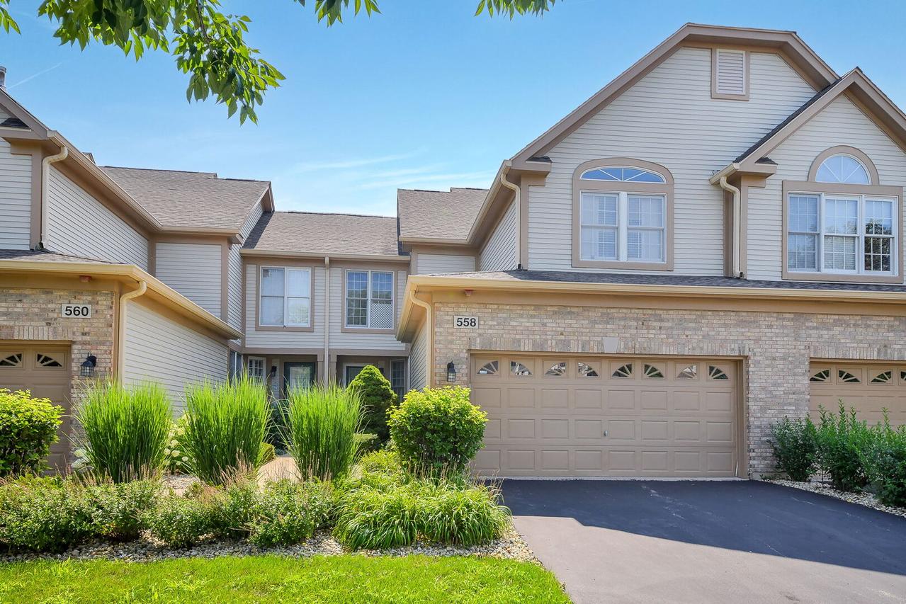 558 Harlowe Ln., Naperville, IL 60565