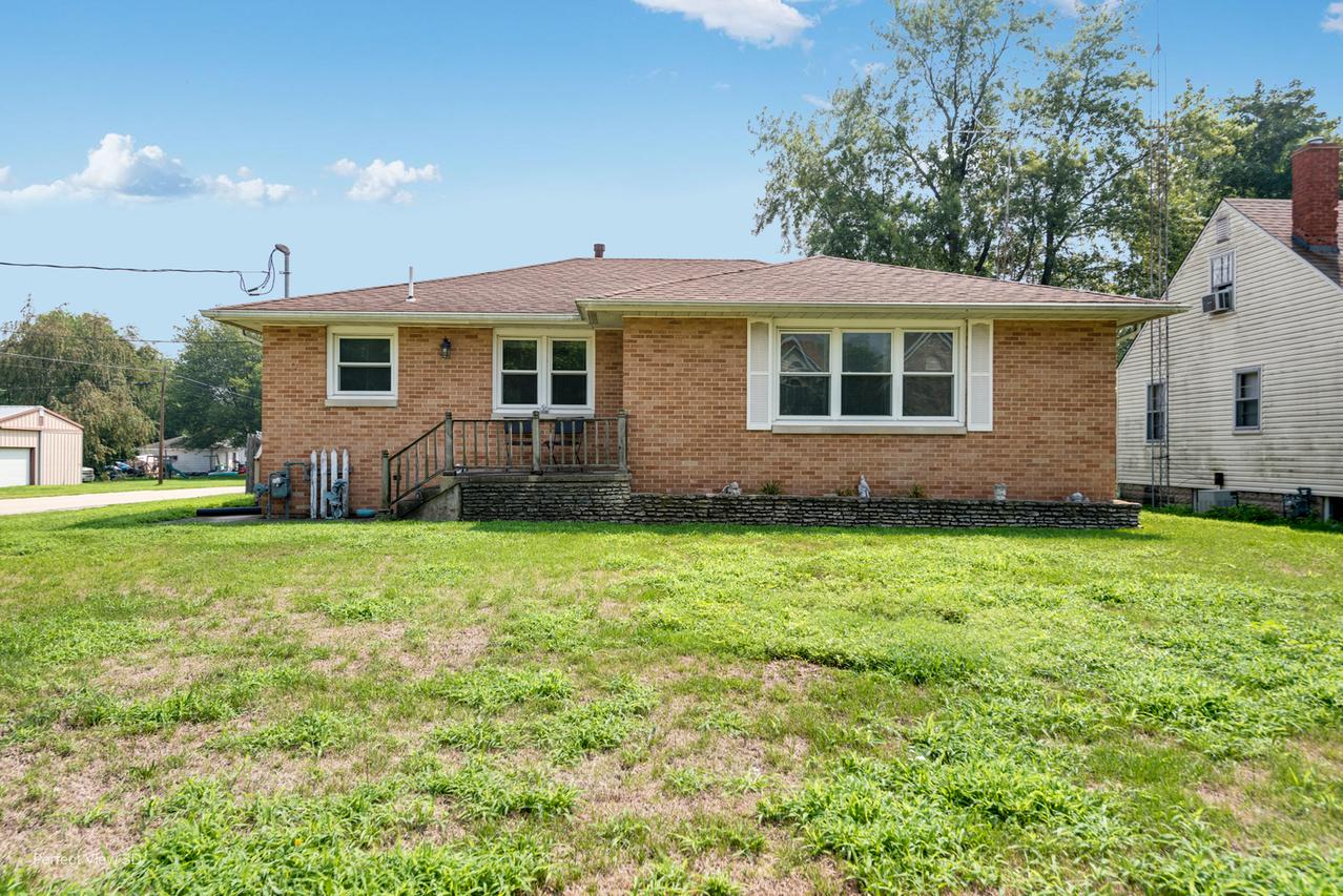 295 N Lincoln St., Coal City, IL 60416
