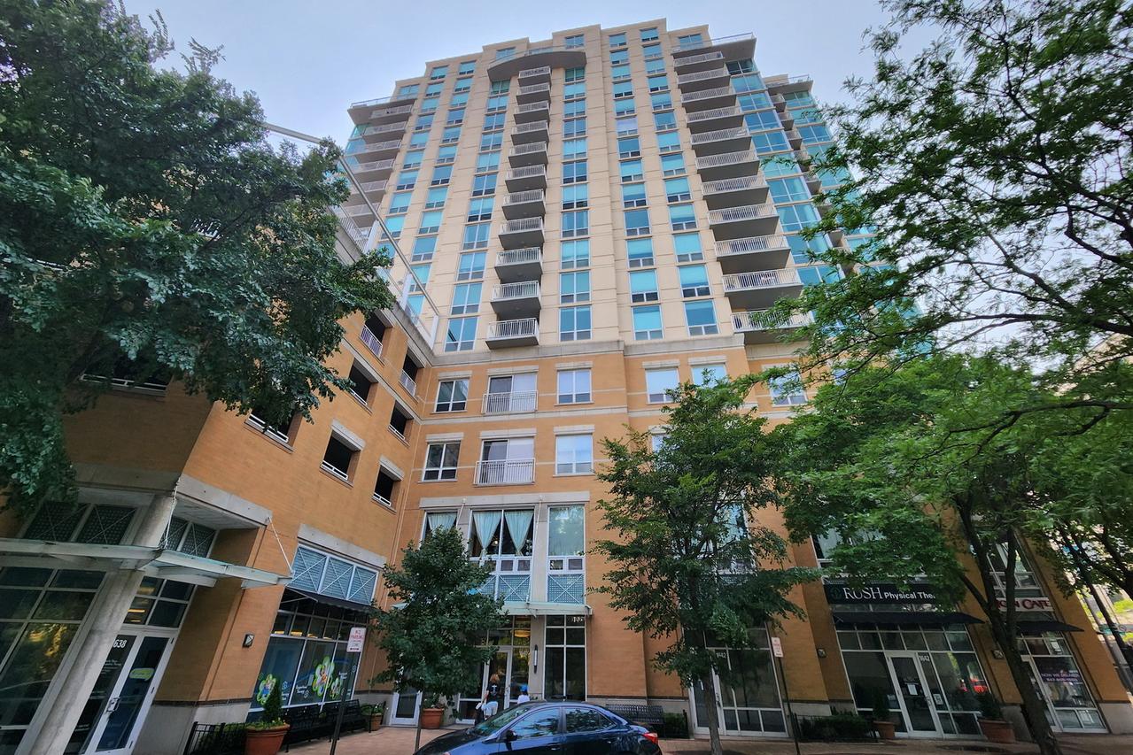 1640 Maple Ave. #804, Evanston, IL 60201