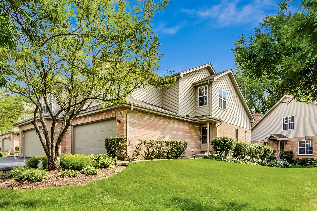 871 Rosebud Ct., Roselle, IL 60172