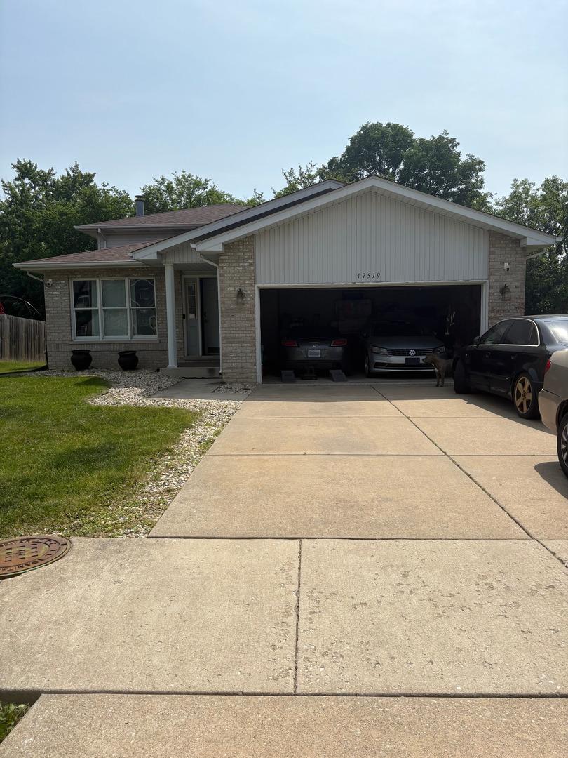 17519 Central Park Ave., Hazel Crest, IL 60429
