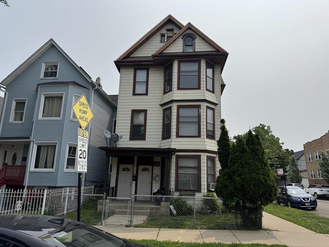 3801 N Albany Ave., Chicago, IL 60618