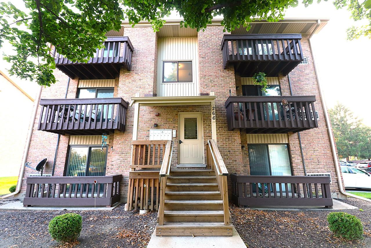 266 12th St. #3F, Wheeling, IL 60090