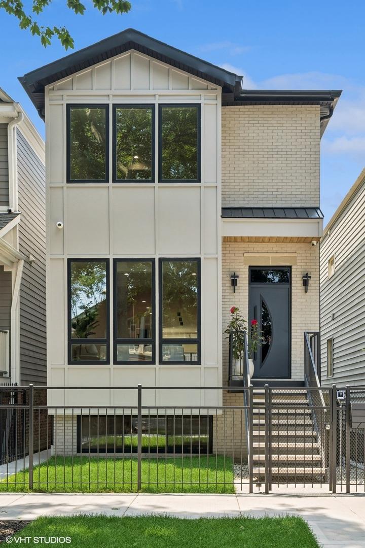 3040 N Hoyne Ave., Chicago, IL 60618