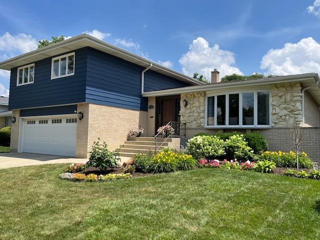769 S Stuart Ave., Elmhurst, IL 60126