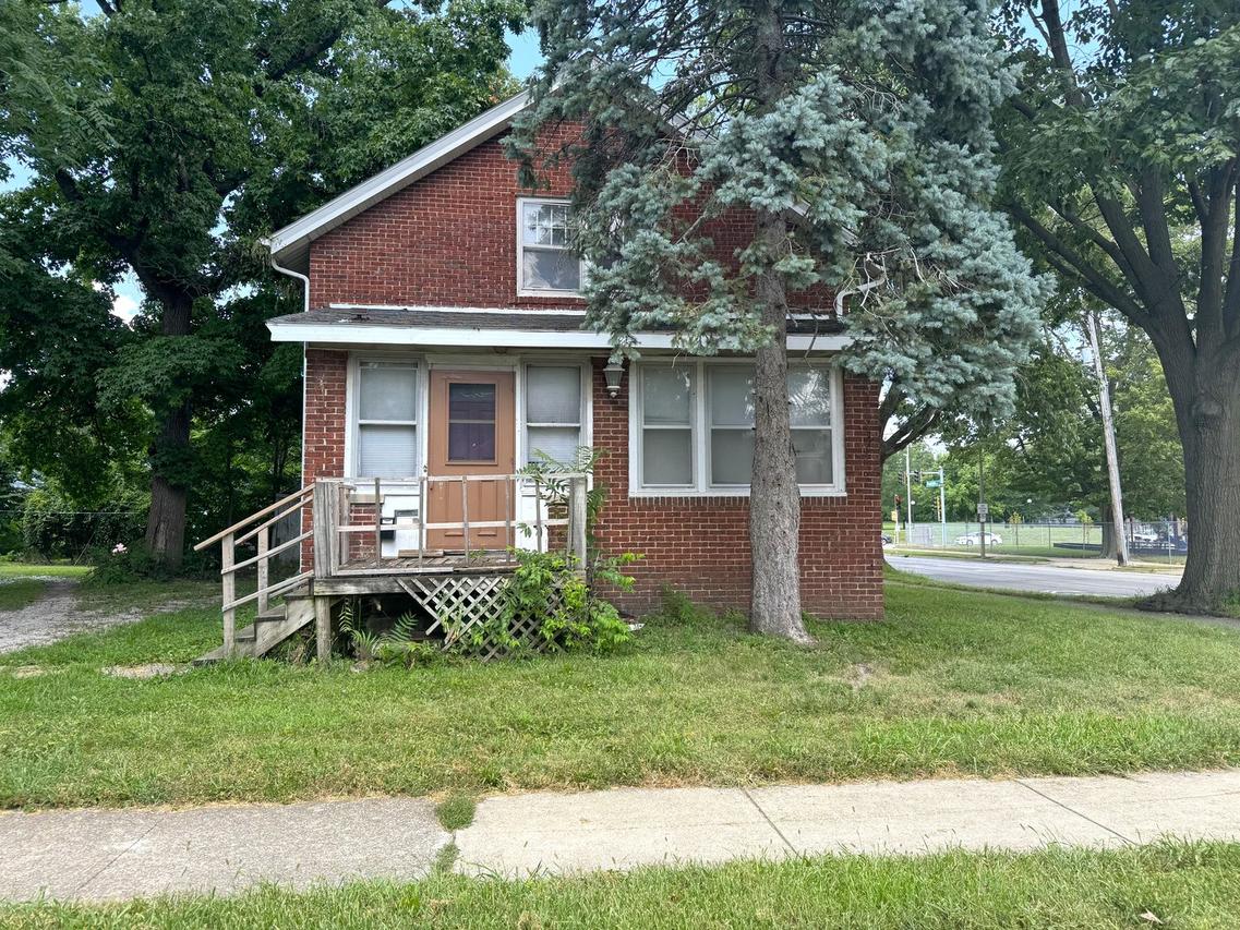 202 W Beardsley Ave., Champaign, IL 61820