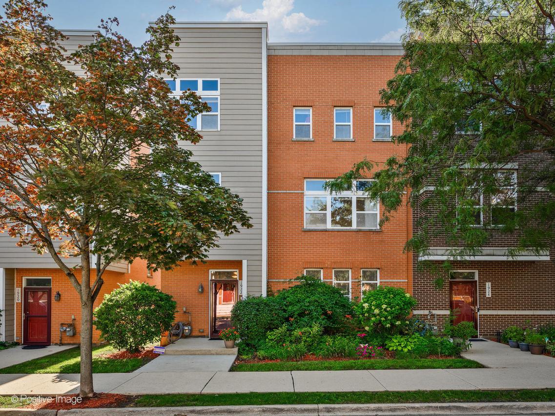 1922 N Lotus Ave., Chicago, IL 60639