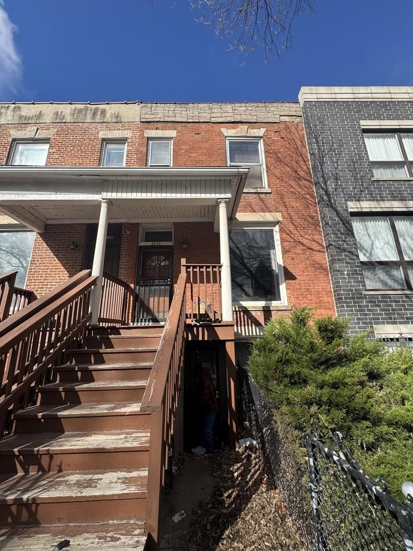 3634 S Giles Ave., Chicago, IL 60653