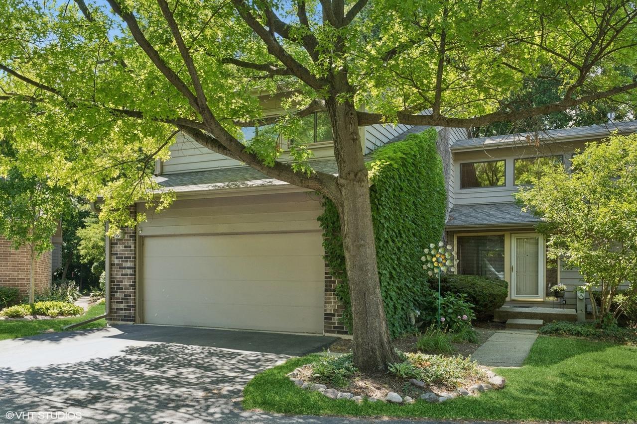 20 Brook Ln., Palos Park, IL 60464