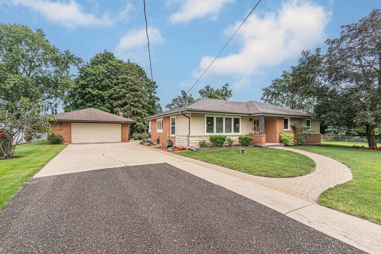 1620 Vermont St., Rolling Meadows, IL 60008