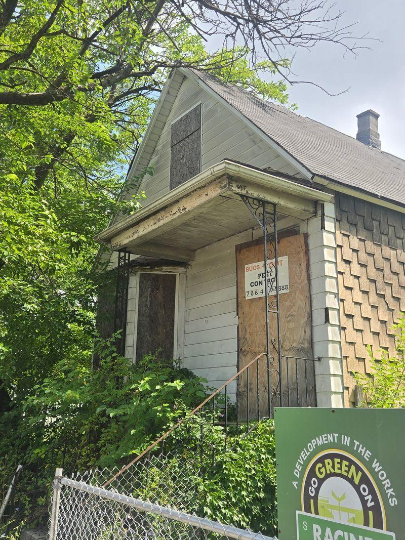 6221 S Racine Ave., Chicago, IL 60636