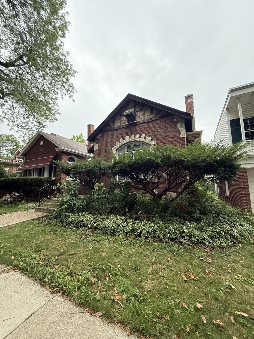 7750 S Crandon Ave., Chicago, IL 60649