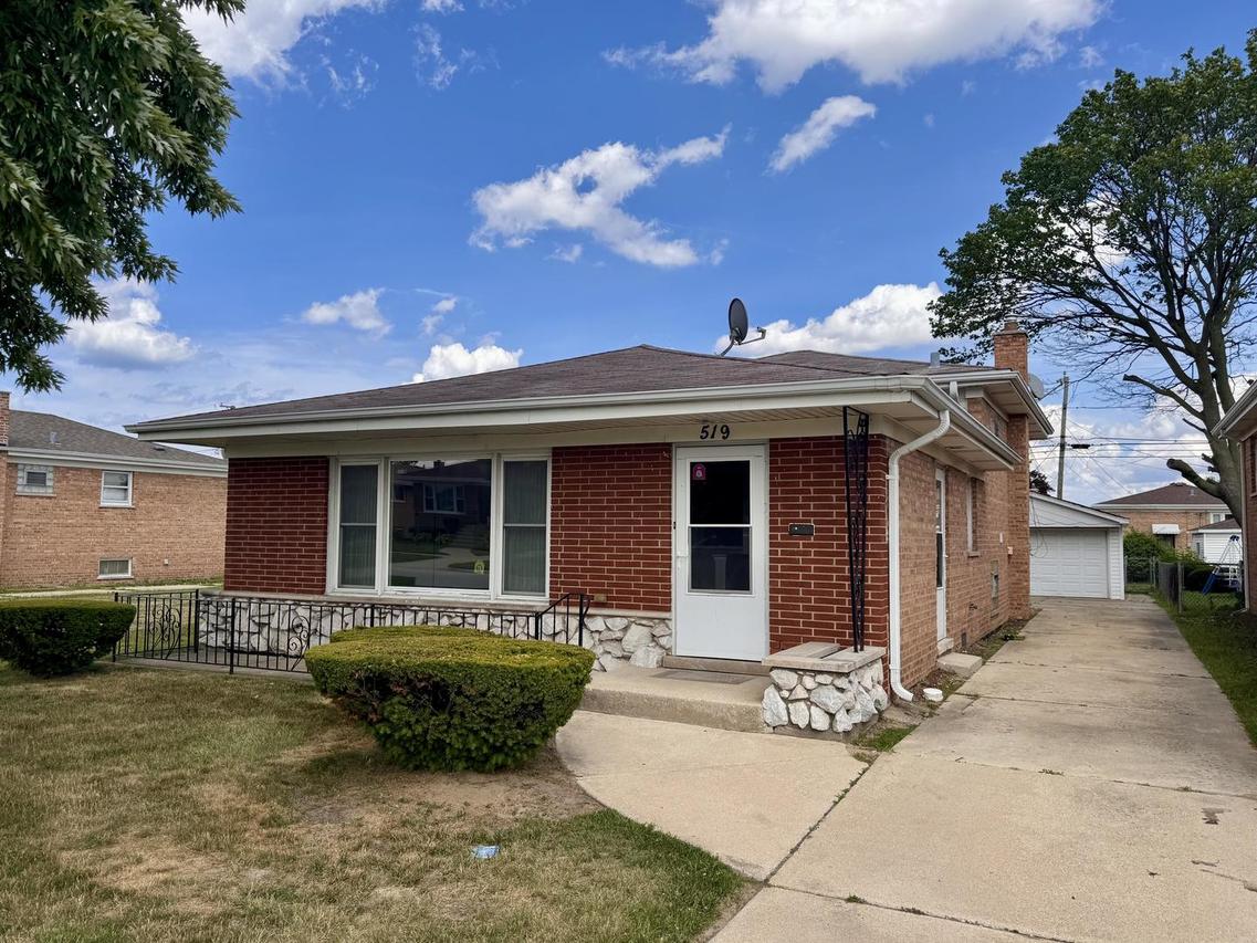 519 Paxton Ave., Calumet City, IL 60409