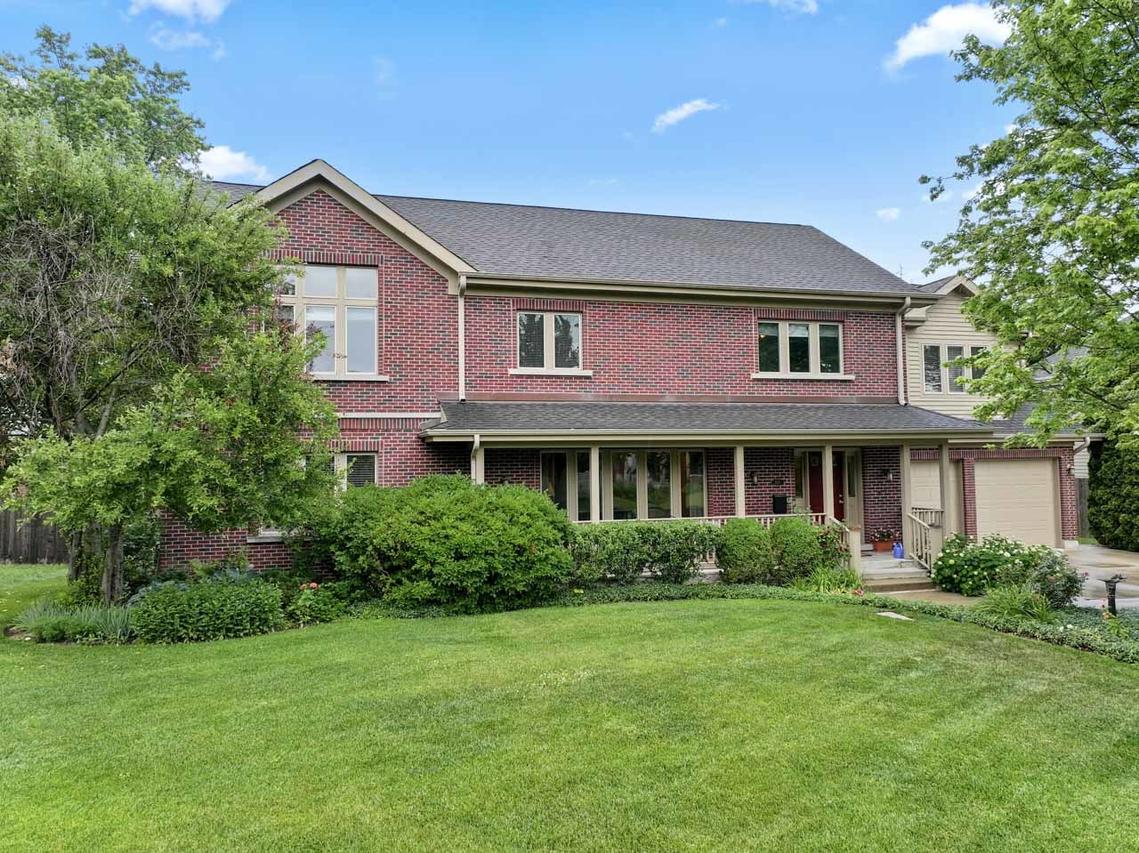 860 Kenton Rd., Deerfield, IL 60015