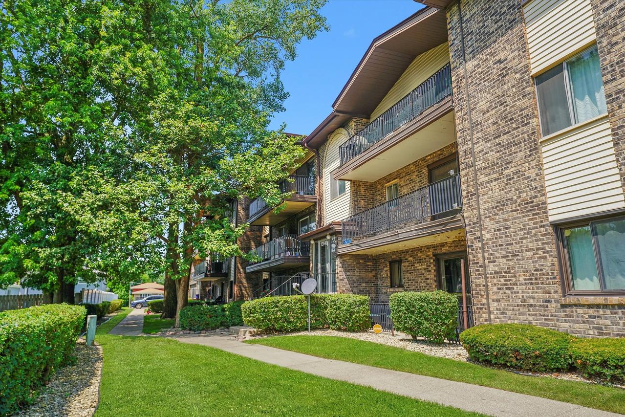 13540 Lawler Ave. #83, Crestwood, IL 60418
