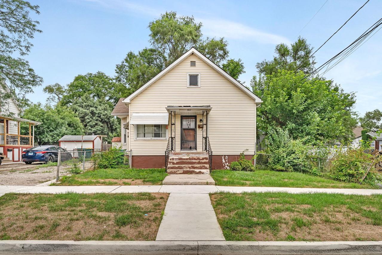 411 Wallace St., Joliet, IL 60436