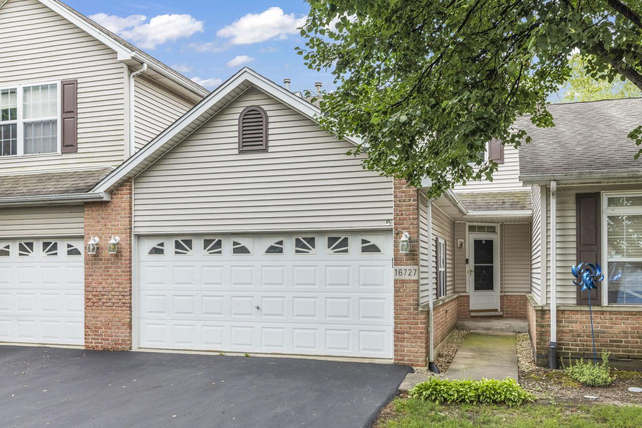 16727 S Sunset Ridge Ct., Lockport, IL 60441