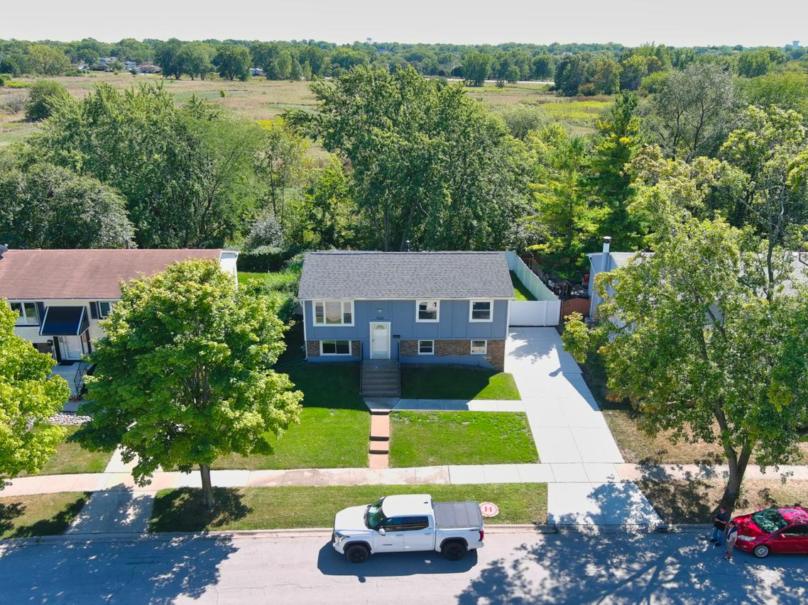 7505 165th St., Tinley Park, IL 60477