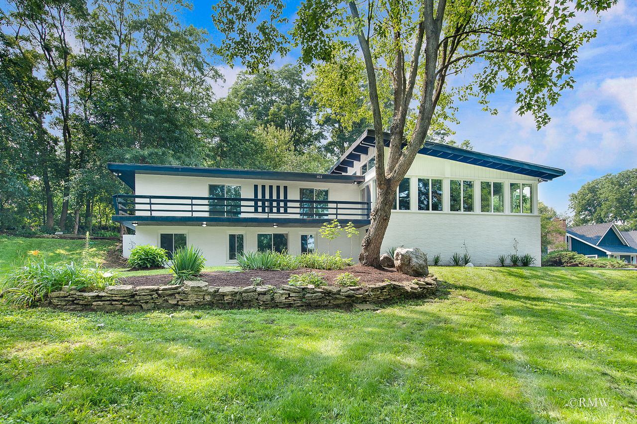 1022 Beau Brummel Dr., Sleepy Hollow, IL 60118