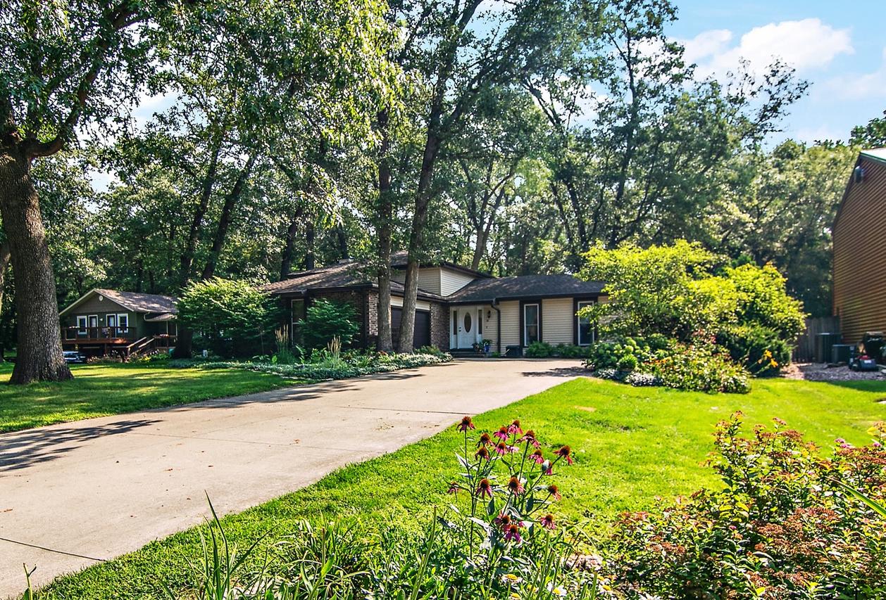 16 Deerfield Ave., Kankakee, IL 60901