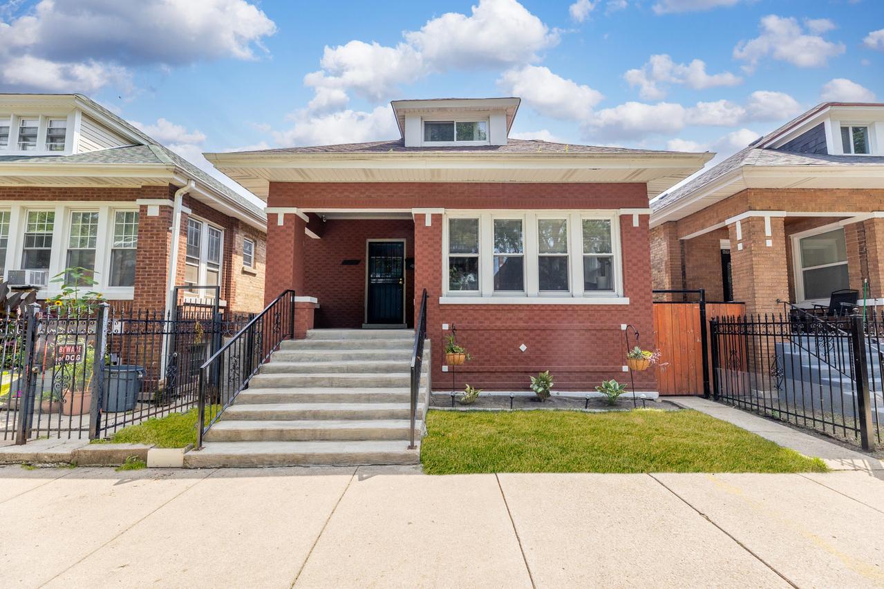 6221 S Talman Ave., Chicago, IL 60629